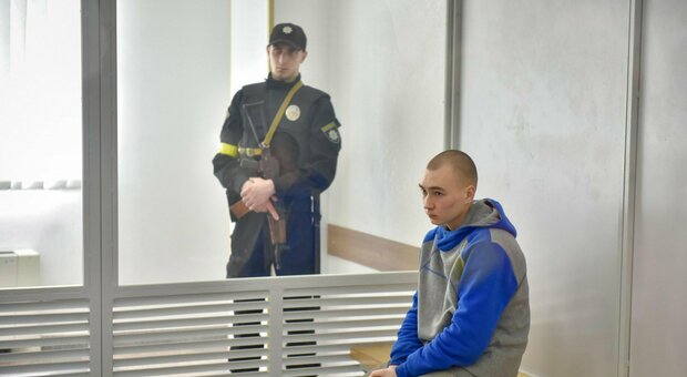 Vadim, il soldato russo processato per crimini di guerra: «Sono stato costretto a sparare»