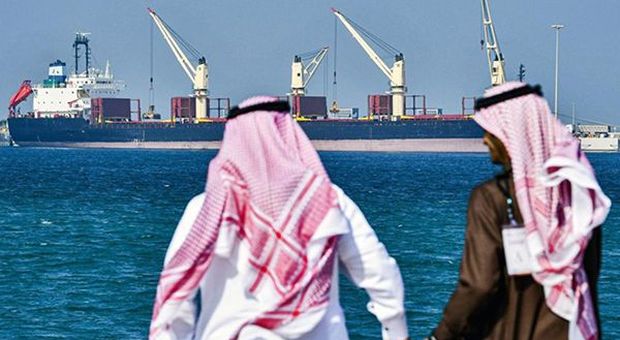 Crisi Iran, Arabia Saudita sospende traffici petrolio in stretto Hormuz