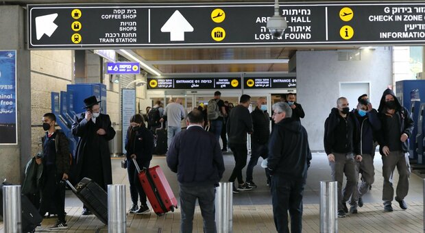 Omicron, Israele stima fino a 4 milioni di positivi nelle prossime settimane: sarebbero il 40% della popolazione