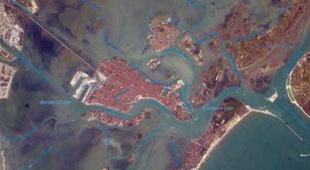 Ecco Venezia dallo spazio: le foto sull'Atlante della Laguna