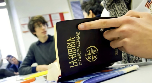 Scuola, oltre un milione di studenti italiani dice «no» all'ora di religione
