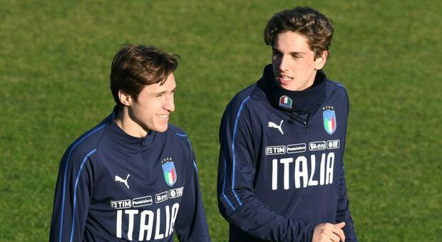 Federico Chiesa (24) e Nicolò Zaniolo (22), compagni nella Nazionale italiana