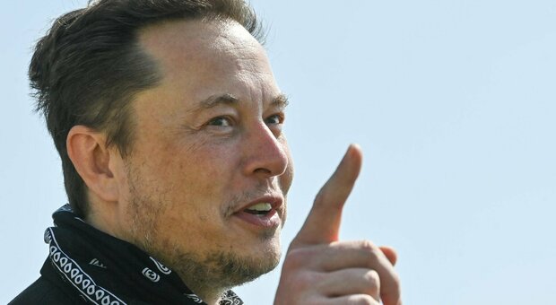 Elon Musk, Tesla licenzia il 10% dei dipendenti. L'annuncio choc in una mail: «brutta sensazione per il futuro»