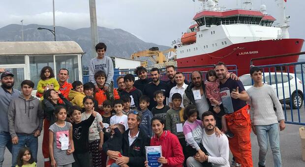 Trieste rompighiaccio salva 92 migranti