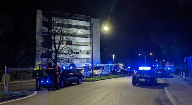 Tragedia in serata a Padova: una donna è morta nell incendio di un appartamento in via Baiardi