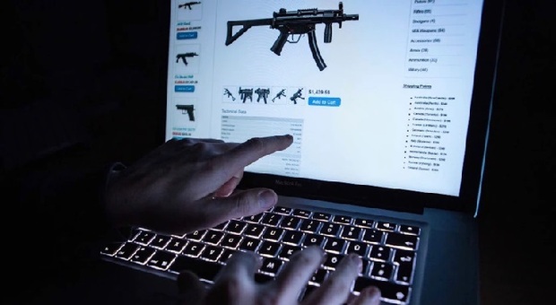 Dark web, come funziona il lato oscuro della rete: droga, armi, pornografia e dati rubati