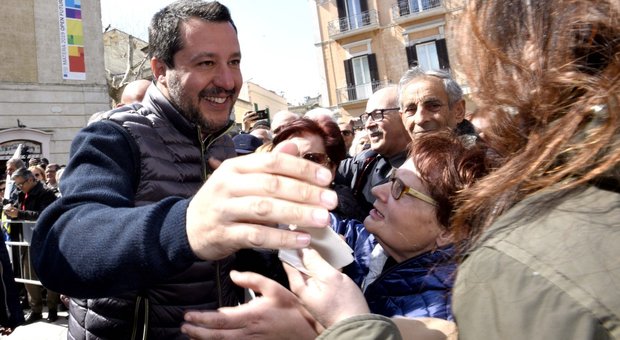 Salvini: «Senza figli, l'Italia fra 30 anni una casa di riposo. L'Iva? Non aumenterà»