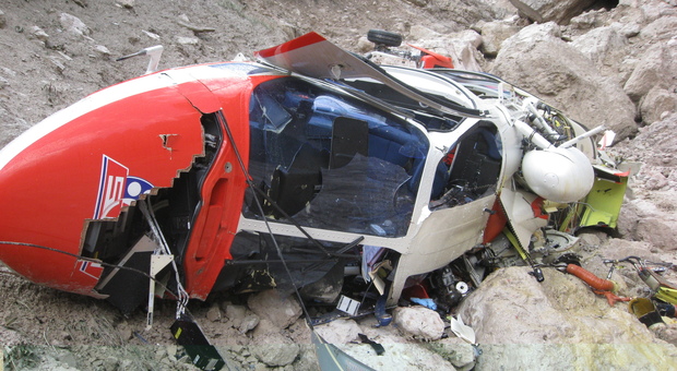 L'elicottero caduto a Rio Gere, Cortina. Quattro le vittime