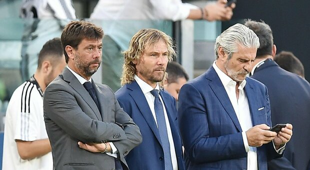Juventus, Agnelli e Nedved si dimettono insieme a tutto il Cda
