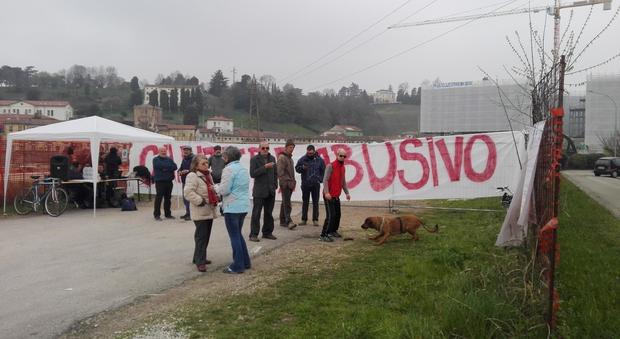 La protesta degli ambientalisti a Borgo Berga