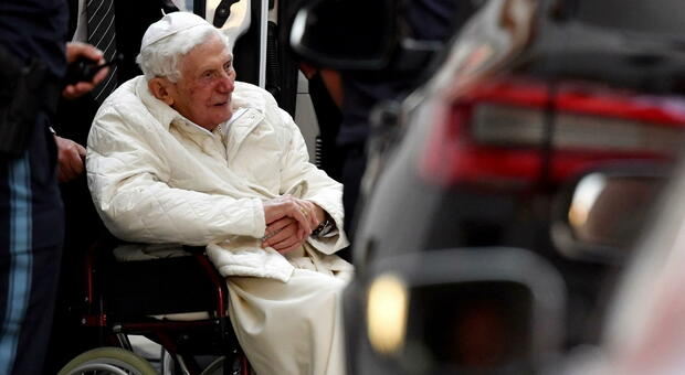 Ratzinger, la rivelazione del cardinale maltese Grech: «Ha difficoltà nel parlare»
