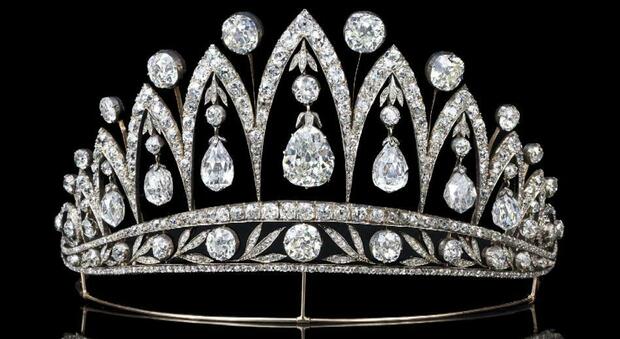 I Savoia rivogliono i gioielli della Corona: un tesoro di 6mila brillanti custodito nella Banca d'Italia