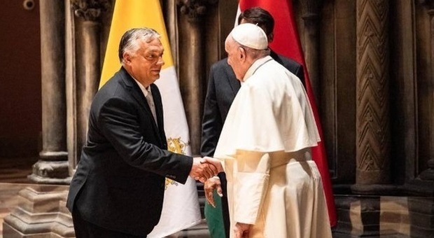 Papa Francesco incontra Orban: «Antisemitismo minaccia europea». Il premier: Non lasciare che l'Ungheria cristiana perisca