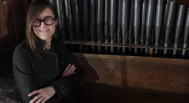 Paola Talamini, dal novembre 1999 organista della basilica della Salute, a Venezia