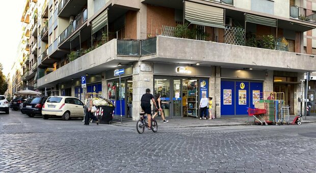 Roma, abusa di una ventenne in strada a Testaccio: arrestato dipendente di un supermercato