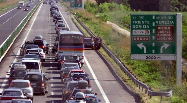 Traffico in autostrada, sabato 27 e domenica 28 agosto. Bollino nero e rosso