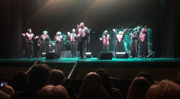 Il coro gospel di Harlem conquista il teatro comunale
