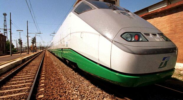 Stop per un weekend lungo al collegamento ferroviario tra Treviso e Venezia Mestre