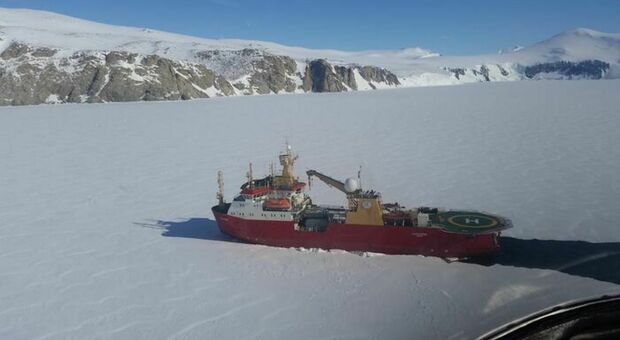 La rompighiaccio "Laura Bassi" arriva nel punto più a Sud dell'Antartide mai raggiunto prima