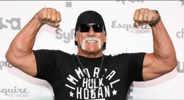 Hulk Hogan, il dramma del wrestler: «Non sente più le gambe e non riesce a camminare»