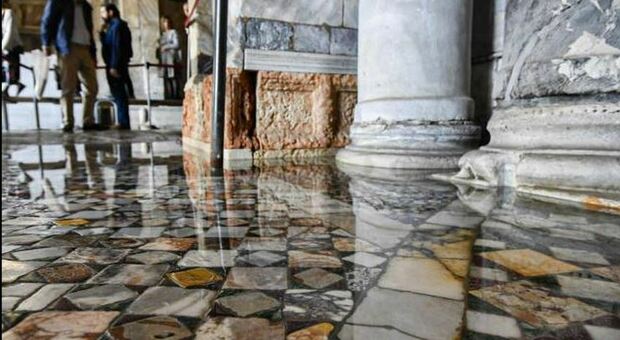 Basilica a rischio per l'acqua alta