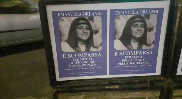 Emanuela Orlandi, gli storici manifesti della scomparsa a Roma: affissi per il lancio della serie Netflix