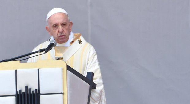Papa Francesco, mea culpa per come i cristiani emarginano e maltrattano i rom