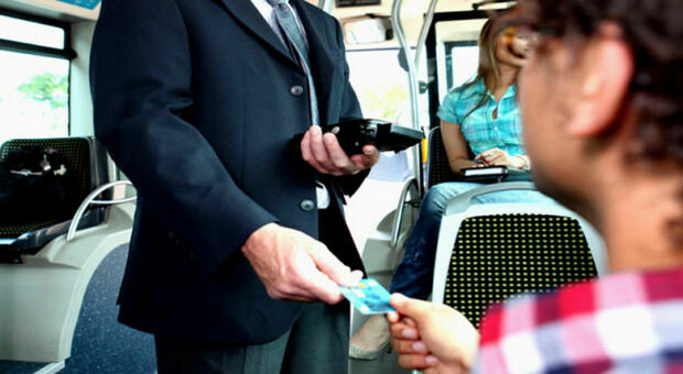 Vigilantes sui bus (foto d'archivio)