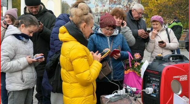 Ucraina, non solo armi, ma generatori di correnti: l'iniziativa di Parlamento europeo ed Eurocities per affrontare buio e gelo