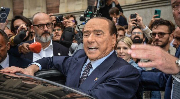 Berlusconi l'immortale: «Più forti delle spallate»: per i suoi 86 anni si regala il ritorno a Palazzo Madama