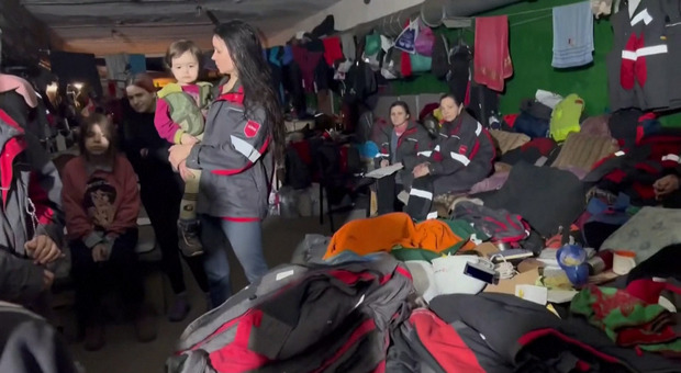 Ucraina, cento civili rifugiati nell'acciaieria Azovstal portati in salvo da Onu e Croce Rossa. Quanti ne restano. Che cosa sappiamo. La sorte degli ucraini deportati dai russi