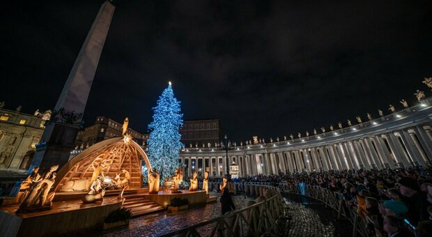 San Pietro accende il Natale con l'albero dall'Abruzzo e il presepe ecosostenibile