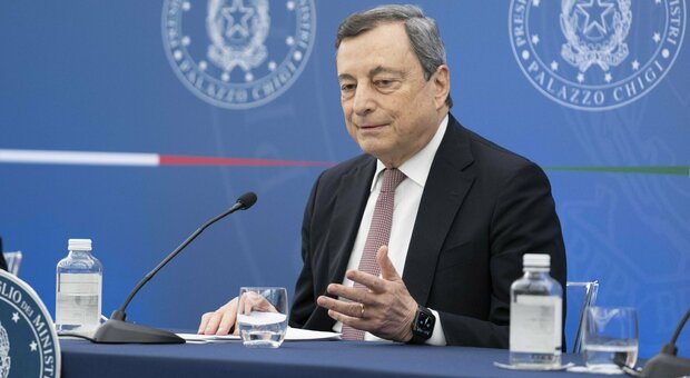 Governo, Draghi non media più: «Un altro strappo e vado via»