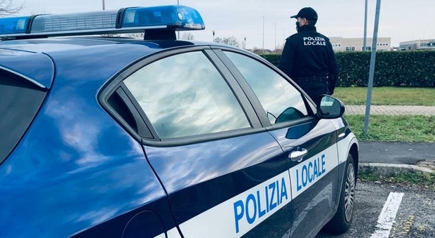 Il blitz della polizia locale Pratiarcati a Maserà (Padova)