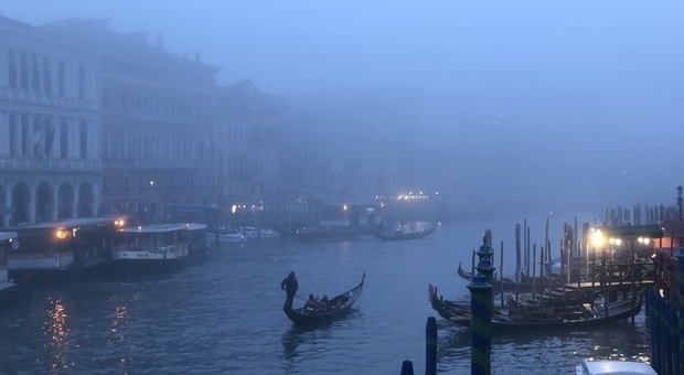 Nebbia sul Canal Grande (Foto P.Ro.)