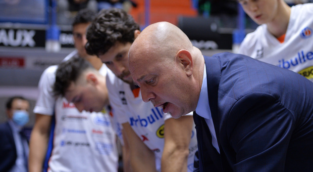 Max Menetti, il coach della Nutribullet Treviso Basket, è risultato positivo al Covid