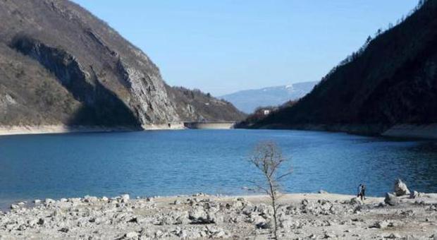 I laghi bellunesi sono puliti: via libera ai bagni a S. Croce, Mis e in Cadore