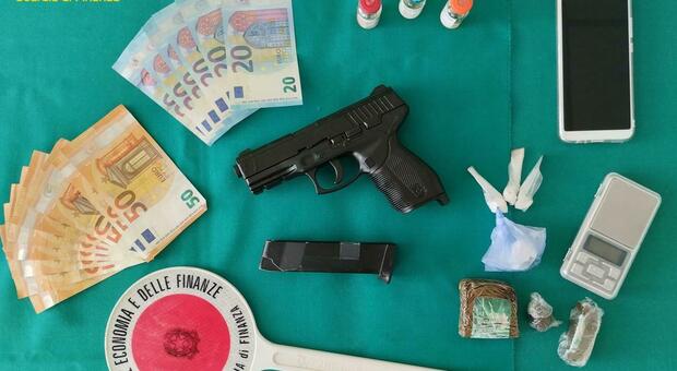 Cocaina e anabolizzanti nel borsone della palestra, a casa hashish e una pistola: arrestato un trevigiano