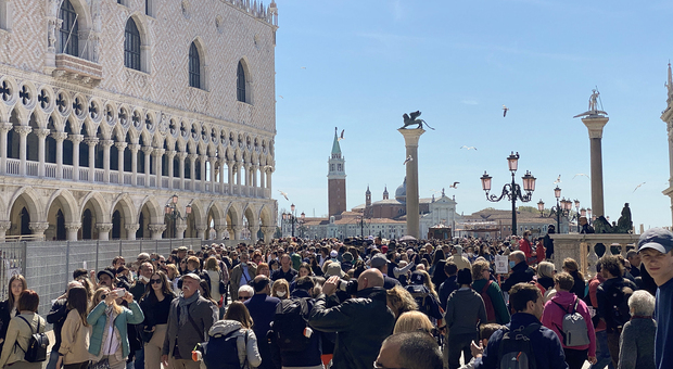 Venezia, dal 2023 tassa d'accesso da 3 a 10 euro: test prenotazioni da luglio