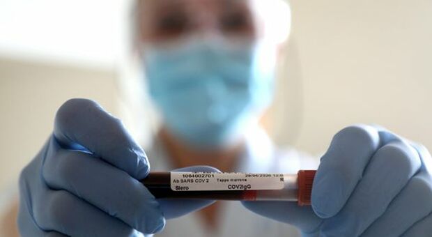 Coronavirus in Italia, tasso positività balza al 26,4%. Speranza: Sfida ancora aperta