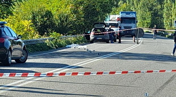 Roma, scontro tra due auto a Tor Tre Teste: morto un ragazzo di 21 anni nella notte