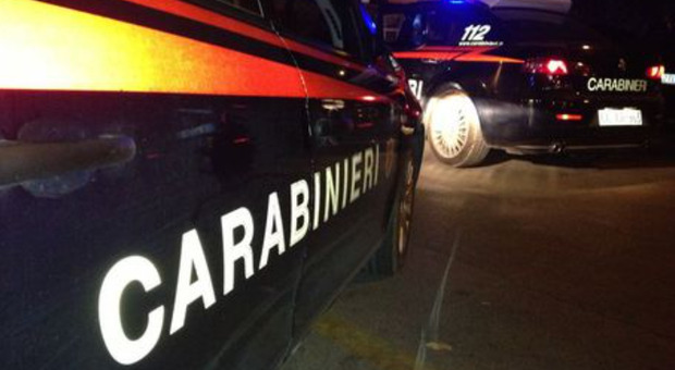 Uomo barricato in casa a Pavullo: rilasciata la moglie dopo trattativa con i carabinieri