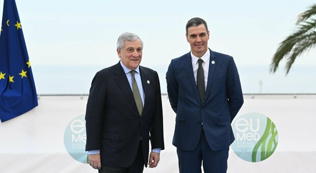 Migranti, Tajani media con Parigi: «No alle divisioni». Nei nostri porti tre Ong