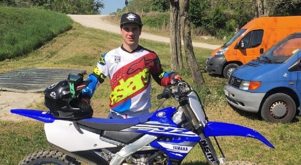 Andrea Simeon, il 26enne pilota di Sernaglia della Battaglia morto in una gara di motocross a Mantova