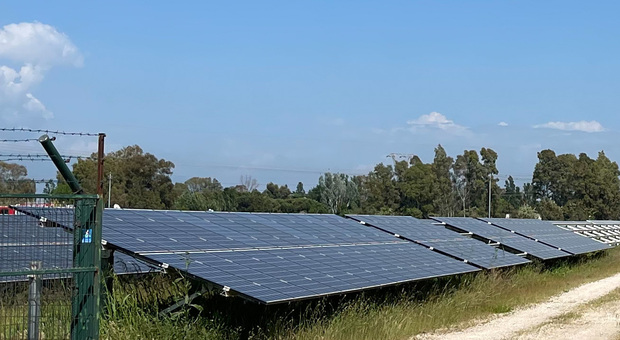 Bloccati i grandi impianti fotovoltaici ed eolici