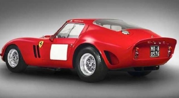 Ferrari da record: venduto all'asta per 28,5 milioni un modello del '62