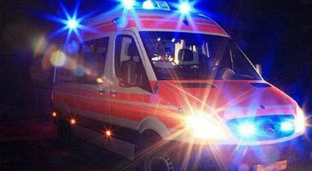Incidente sul lavoro a Gorizia: operaio di 36 anni schiacciato al torace da una pressa