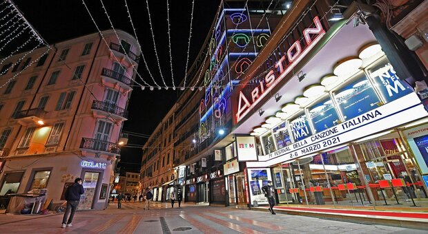 Sanremo, allarme anarchici: festival blindato con oltre 250 agenti tra cui l'unità antiterrorismo