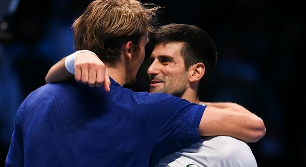 Atp Finals: Zverev raggiunge in finale Medvedev, Djokovic battuto in tre set