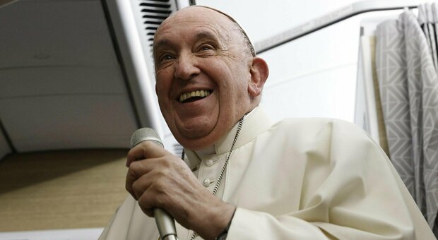 Papa Francesco: «Dimissioni? Non adesso. Ma lascio la porta aperta»